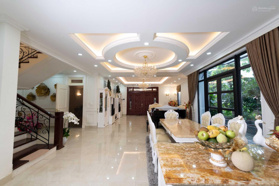 Cần bán nhanh 2 căn biệt thự Vinhomes Gardenia nhà thô và full nội thất đẹp, LH: 0924 952 999