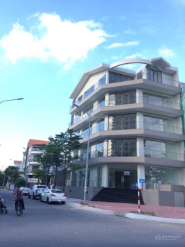 Cho thuê căn góc đường D4 - đường Số 5 Him Lam quận 7. Vị trí đẹp