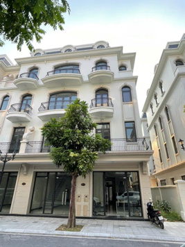 Chiết khấu 29,5% Shophouse hoàn thiện full 5 tầng chỉ cần xách vali về ở. LH: 0979 579 522