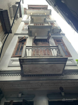 Bán nhà mặt ngõ phố 8/3 ngõ thông - siêu hiếm - dân trí đỉnh - 18m2 nhỉnh 2tỷ - nhà 5 tầng - ở luôn