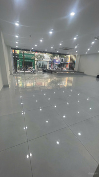 Tôi cần cho thuê tòa nhà vừa xây xong Trường Chinh 100m2 xây 6.5tầng, thông sàn, thang máy, 65tr/th