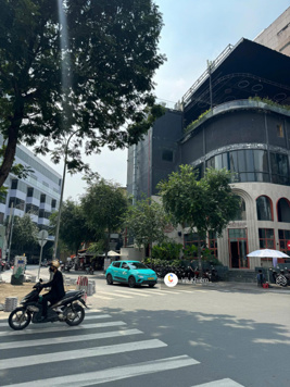 Cho thuê nhà góc 2MT 61 Nam Kỳ Khởi Nghĩa + Huỳnh Thúc Kháng, Quận 1