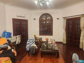 Bán nhà biệt thự siêu vip ô tô tránh hai thoáng gần mặt phố DT 250/270m2 x 4T, MT 20m giá 65 tỷ