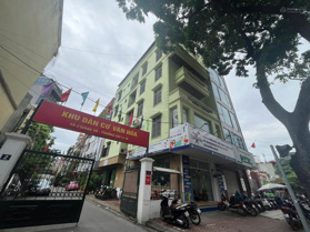 Cho thuê nhà mặt phố Giảng Võ, 79m2
