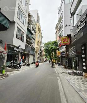 Cần bán gấp nhà DT 67m2, có 4 tầng 1 tum. MT 4m mặt phố Yên Phụ, phường Yên Phụ, Tây Hồ, HN.