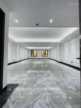 Tòa nhà 8 tầng thang máy phố Liên Cơ - Nguyễn Cơ Thạch 110m2, mặt tiền 6m vỉa hè ô tô đỗ thoải mái