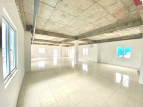 Văn phòng MT Đinh Bộ Lĩnh. Trống suốt 5 mặt thoáng. DT 65m2 giá 13tr. Bãi xe rộng rãi