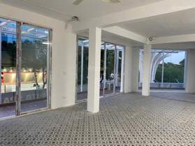 Cho thuê sàn hoàn thiện khép kín 150m2, vị trí góc rất phù hợp làm showroom văn phòng