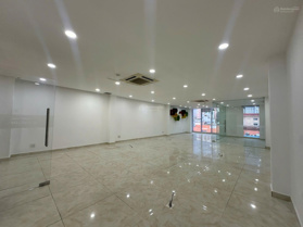 Cho thuê văn phòng 60m2-80m2-140m2 View kính đường Lê Trung Nghĩa. Sàn đẹp giá rẻ ngay K300