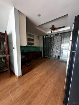 Cho thuê nhà mặt phố tại số nhà 32 + 33 TT6.2 KĐT Ao Sào, Hà Nội - đường to - giá tốt