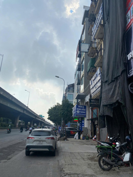 Cho thuê toà nhà mặt đường Nguyễn Xiển phù hợp các loại hình kinh doanh