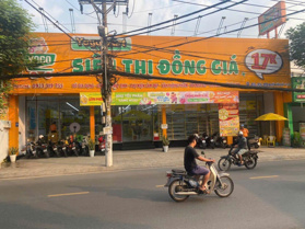 Cho thuê nhà MT Nguyễn Văn Quá, DT: 18m x 30m, nở hậu 20m, Quận 12