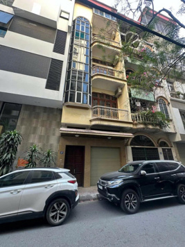 Nguyên Hồng 53m2 - 5 tầng - mặt tiền 5m - 25,5 tỷ - sổ đỏ pháp lý chuẩn, vỉa hè, đường oto tránh