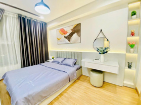 Nhà tôi thiện chí bán căn 2pn 75m2, ban công Đông Nam, giá 5.8 tỷ. Bao phí. Lh 0977 632 716