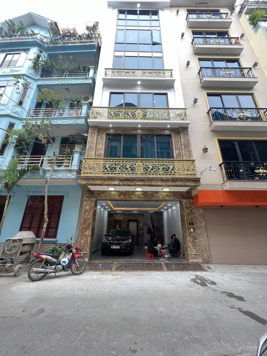 Nhà mới 6 tầng thang máy ô tô phân lô cách phố Hoàng Quốc Việt 20m diện tích 65m2, MT 5m sổ vuông