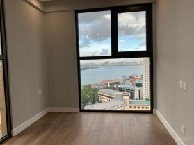 Duy nhất một căn 70m2, 2pn 2wc full đồ liền tường, tầng cao view Hồ Tây, Giá 7,5 tỷ