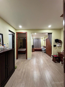 **CỰC HIẾM** Nhà phố Hào Nam -Ô TÔ -THANG MÁY -7 TẦNG-Dân xây kiên cố nội thất xịn-dòng tiền khủng