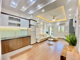 Gia đình tôi chính chủ bán CH đầy tâm huyết, nội thất đẹp tuyệt với tòa CT4 khu đô thị Linh Đàm