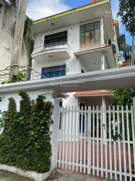 Gấp gấp bán nhà riêng Dương Văn Bé lô góc 3 mặt tiền ô tô tránh 241m2 MT 20m