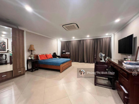 Bán gấp nhà mặt phố Tôn Thất Tùng - gần ĐH Y Hà Nội - kinh doanh - 80m2 - MT: 5.5m - 42 tỷ