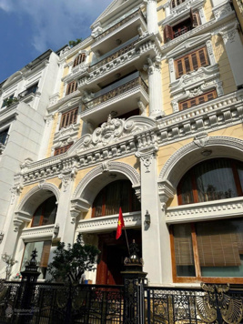 Bán nhà đẹp như biệt thự gần sát mặt phố Vũ Ngọc Phan, vị trí đắc địa ngay ngã tư Lê Văn Lương