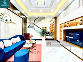 Siêu phẩm phố Hưng Phúc, ngõ vip, 1 bước ra phố, view hồ Yên Sở, 5 tầng mới tinh, 50m2, 6.4 tỷ