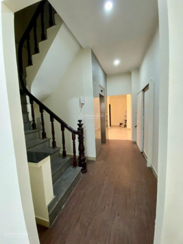 Cho thuê nhà Đầm Trấu 60m2 x 4 tầng mt4m riêng biệt thông sàn giá 19tr/th