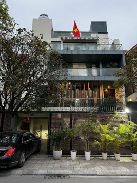 Biệt Thự Đẳng Cấp Nhất Khu Lão Thành Cách Mạng - Cán Bộ TW Đảng - Cầu Giấy. * Dt 300 m2 - 12,9m mt