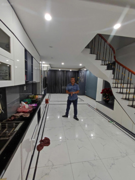 Cần cho thuê nhà Minh Khai HBT 60m2 x 5 tầng nhà mới làm VP, spa, cửa hàng, lớp học giá chỉ 25tr