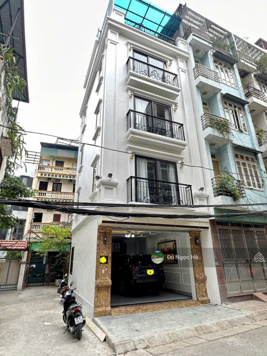 Cho thuê tòa nhà xây mới ngõ 189 Hoàng Hoa Thám Ba Đình 45m2x6T, đường oto tránh, KD VP spa