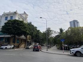 BIỆT THỰ SIÊU SANG 6 TẦNG - VỊ TRÍ ĐẮC ĐỊA, CƠ HỘI HIẾM CÓ TẠI CẦU GIẤY - NHỈNH 150 TỶ! 297/300M2