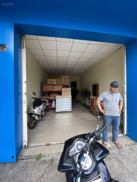 Cần cho thuê gấp mặt tiền 275 Luỹ Bán Bích gần ngã 4 Hoà Bình kế bên Đầm Sen. LH: 0.0906 889 489