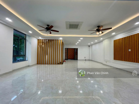 Bán căn góc 2MT (8x22m) hoàn thiện cao cấp, sổ hồng riêng giá 29 tỷ tại Vạn Phúc City