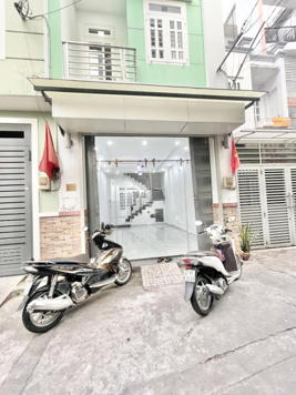Nhà mới 100%! Hẻm 5m Tân Hương (4 x 15m) 2,5 tấm, 2 phòng ngủ, 2 toilet, 1 sân thượng