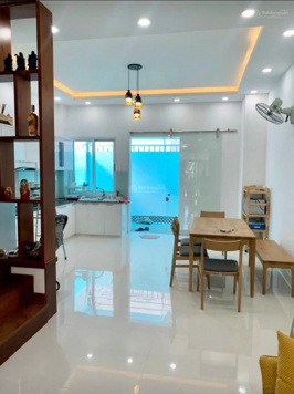 Nhà đẹp đường Phan Văn Trị, P11, Bình Thạnh. Gía bán 3 Tỷ 550 - 5,4 x 10m, 2 lầu sân thượng, hẻm 5m