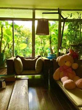 Bán căn hộ 4 phòng ngủ 202m2 với sân vườn full cây xanh rộng 115m2, giá 1x tỷ. LH: 0917 673 366