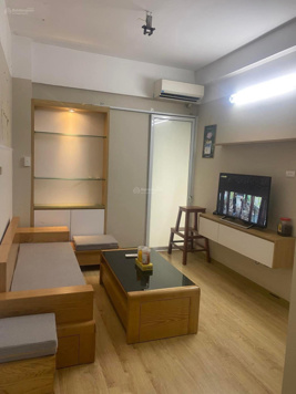 Bán gấp CHCC Đền Lừ, tầng trung thoáng mát, 62m2, 2 phòng ngủ, sổ đỏ chính chủ