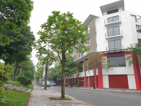 Chính chủ cần bán gấp căn shophouse mặt vườn hoa 76m2, giá cắt lỗ: LH 0981 664 955