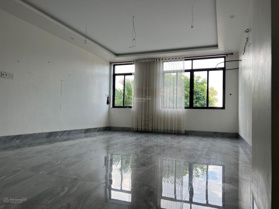 Chủ gửi bán gấp căn nhà mặt tiền đường Hùng Vương ND bên cạnh Aeon Mall 5*20m, 1trệt 3lầu 9,2 tỷ TL