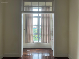 Cần bán gấp 2 căn hộ 106m2 và 189m2 tại khu B The Manor Mễ Trì. Giá từ 5,3 tỷ. LH: 0975 226 586