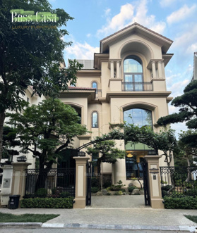 Bán đơn lập Hoa Phượng 3-18. 375m2, hoàn thiện mới, phong cách tân cổ, view sông thoáng. Giá 110tỷ