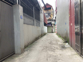 Cần bán nhanh nhà 50m2 MT 4m ngay chợ Phúc Đồng Long Biên HN. Chỉ 5.2 tỷ LH 0911 643 688