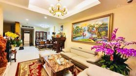 Cần bán gấp căn hộ 122m2 thiết kế 3PN, 2WC, full nội thất đẹp, giá chuẩn 4,8 tỷ. LH: 0975 226 586