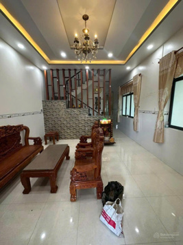 Bán nhà 1 trệt 1 lầu mặt tiền đường Lê Văn Khuyên, Phường 5, TP Tân An, Long An, diện tích: 10x30