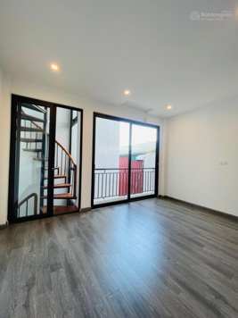 Nguyễn Văn Cừ phân lô 45m2 x 6 tầng thang máy - nhà mới - ở ngay 6,6 tỷ