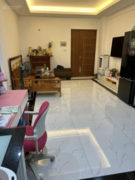 Căn góc 2 ngủ diện tích 72.2m2 chung cư VP3 Linh Đàm đầy đủ nội thất giá 4.x tỷ