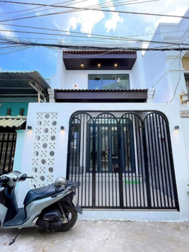 Người anh họ định cư nước ngoài gửi bán căn nhà Bến Lức DT 70m2 1tỷ230 cho ai thiện chí chốt nhanh