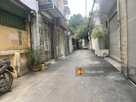 Bán lô đất 66,9m2 ngõ 21 Giang Biên ô tô vào nhà, tặng nhà cấp 4 mới cho thuê hoặc ở được ngay
