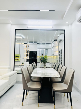 Bán nhà Hoàng Ngân, 5 tầng nội thất đẹp, 48m2, khu an sinh tốt, chào 8.2 tỷ