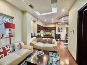 Cần bán gấp nhà Lạc Long Quân, Tây Hồ 72m2 xây 5 tầng thang máy, ô tô, kinh doanh. 0972 063 073